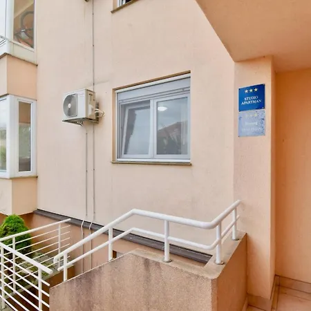 Apartman With Wifi Stinjan, Pula - 26942 *